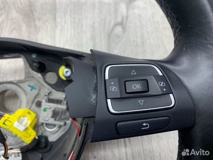 Рулевое колесо Volkswagen Passat B7 cffb 2.0 TDI