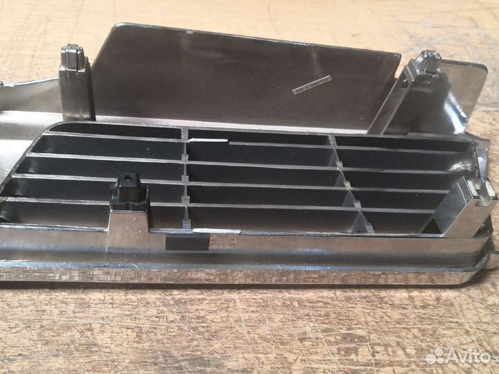 Решетка mitsubishi galant 91-92 чёрная+хром