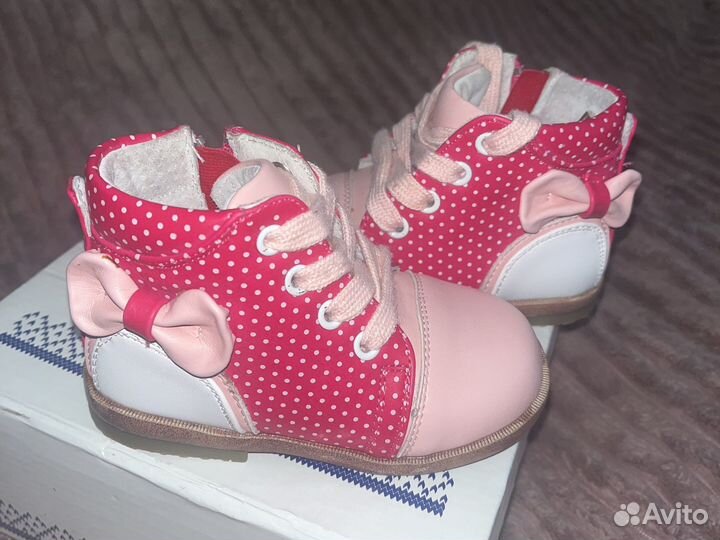 Ботинки для девочки новые