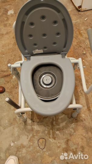 Санитарный стул туалет