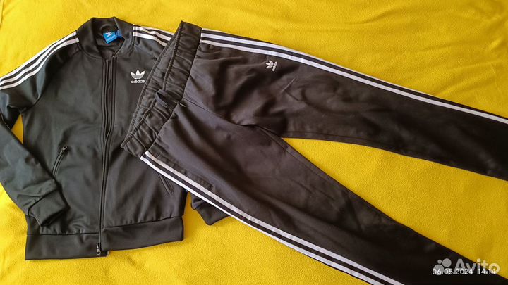 Спортивный костюм adidas