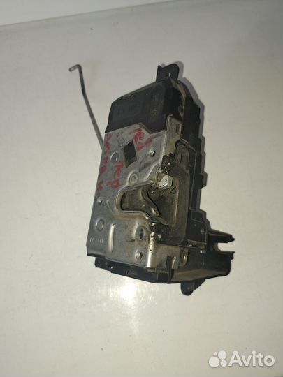 Замок двери передний левый Opel Astra H