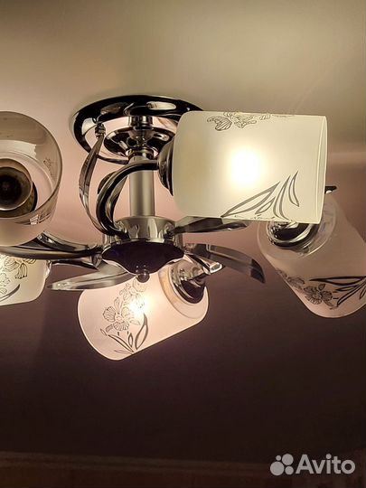 Люстра подвесная потолочная