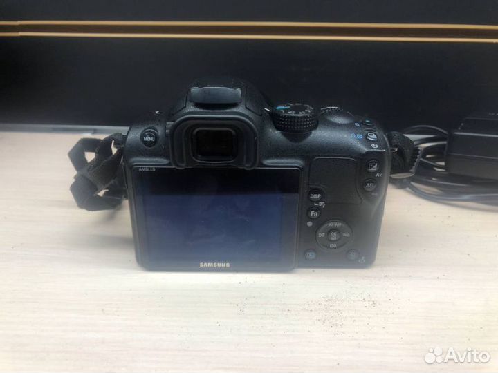 Фотоаппарат Samsung NX10