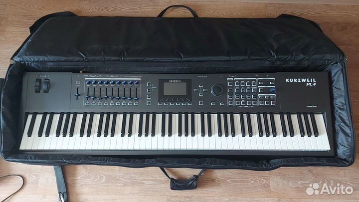 Синтезатор Kurzweil PC4 (88 клавиш) с чехлом