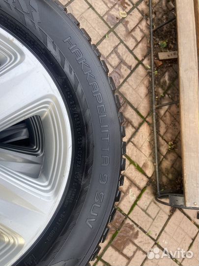 Nokian Tyres Hakkapeliitta 9 SUV 215/65 R16 94