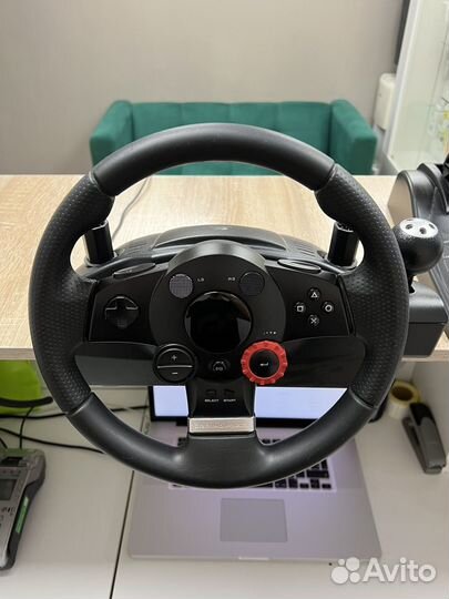 Игровой руль с педалями