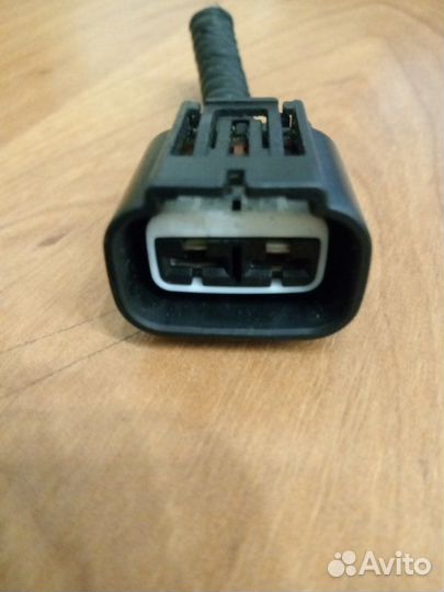 Разъем на вентилятор кондиционера Honda Accord