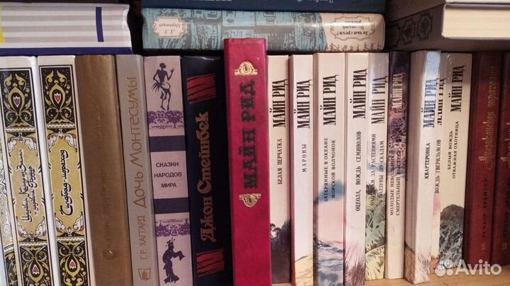 Книги разные много