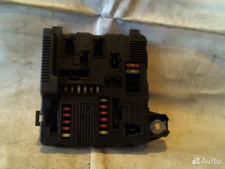 Блок предохранителей Renault Megane 2