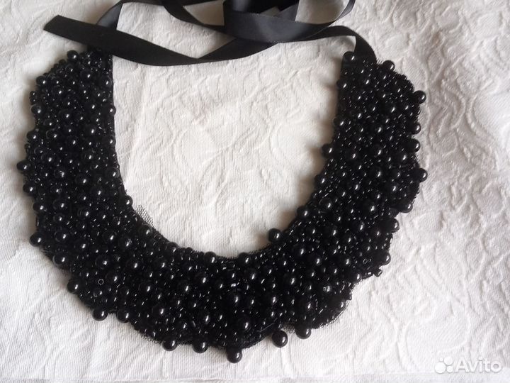 Воротничок накладной из бусин