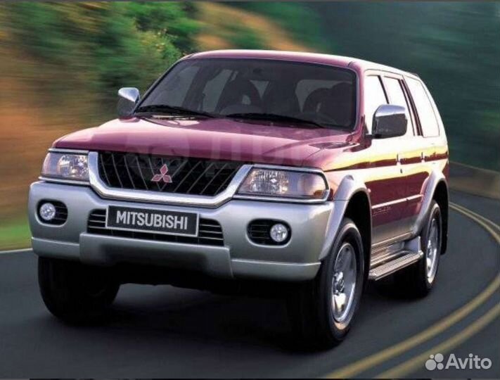 Пара противотуманных фар Mitsubishi Pajero Sport