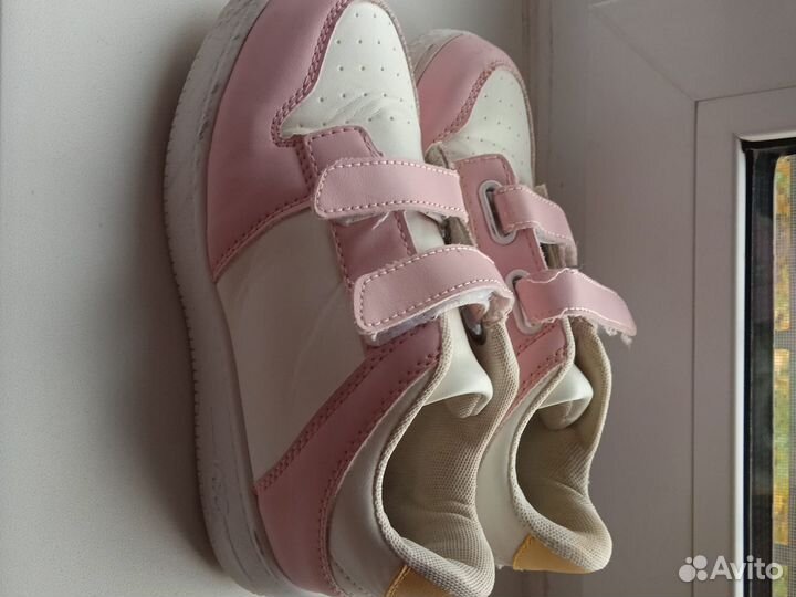 Кроссовки для девочки