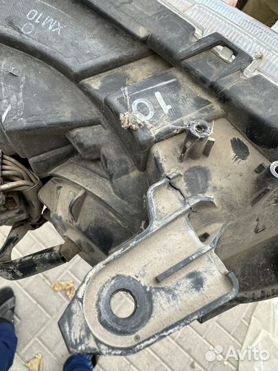 Фара лансер 10