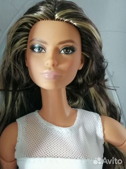 Кукла барби barbie looks Лина