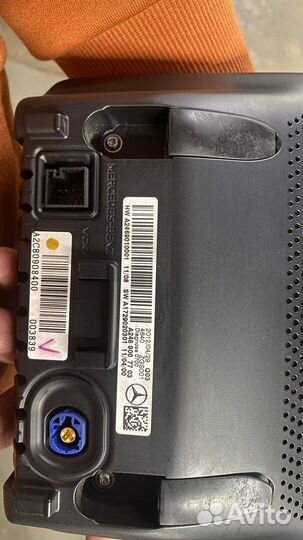 Мультимедийная система в Mercedes