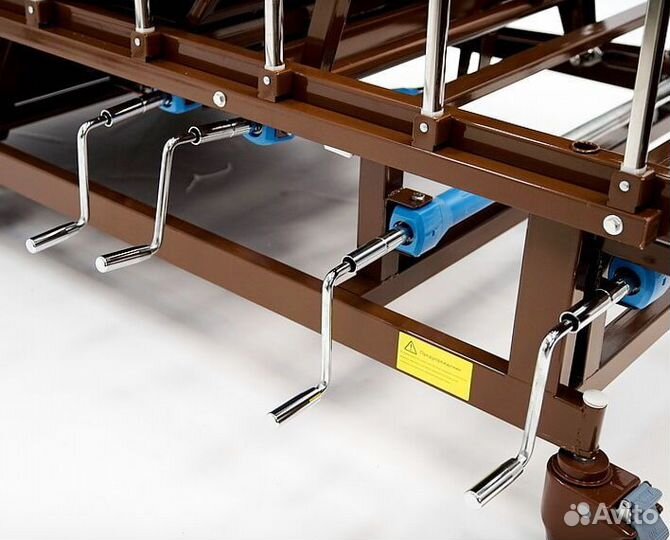 Медицинская кровать для инвалидов