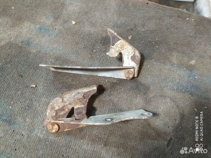 Петли капота Nissan Maxima A32