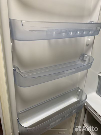 Холодильник indesit