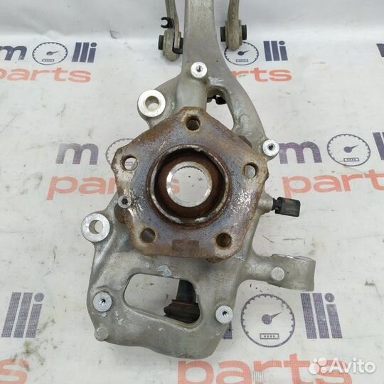 Кулак поворотный передний правый Audi A5 8W 2018