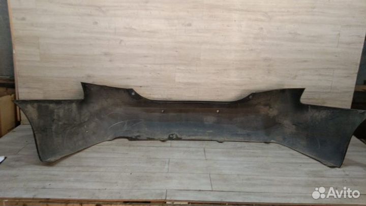 Бампер задний Toyota