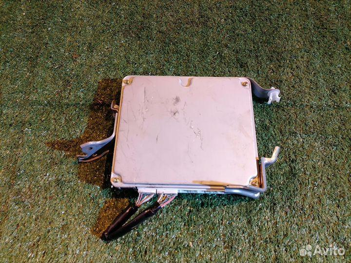 Блок управления двигателем 89661-58040 Toyota Alph