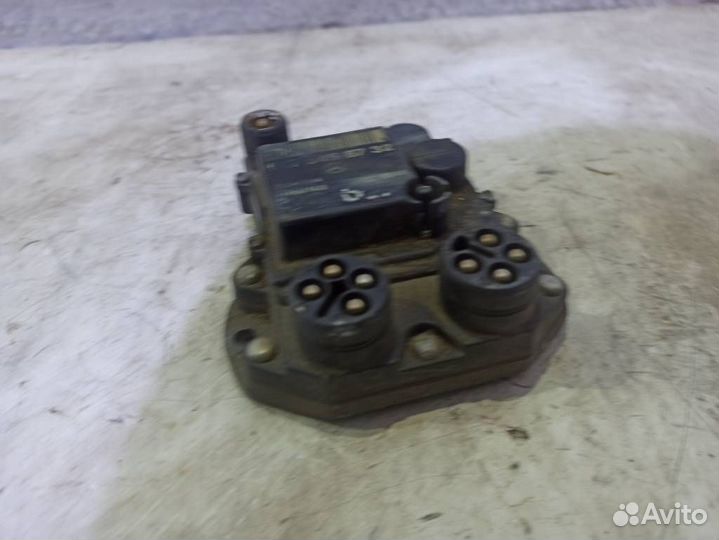 Блок управления зажиганием (коммутатор)