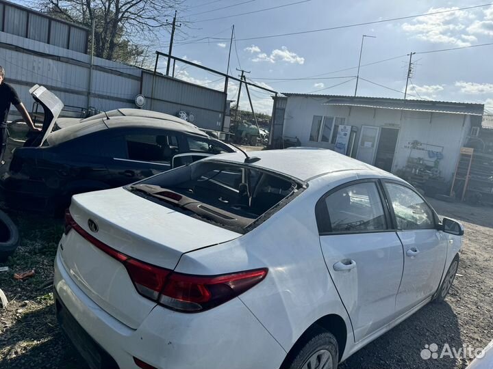 В разборке кио рио 4