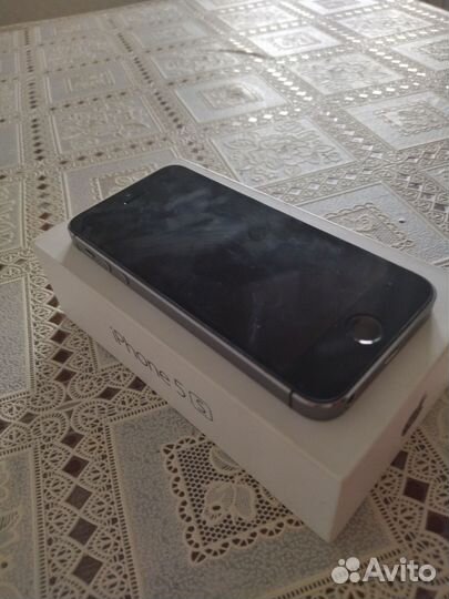 Телефон iPhone 5s