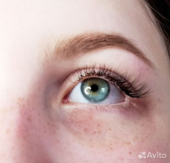 Модель наращивание ресниц