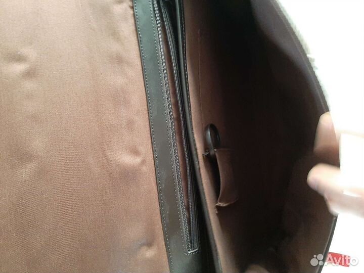 Мужской кожаный портфель Pollini