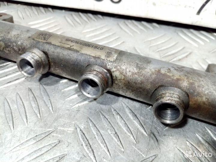 Б/У Рейка топливная (рампа) VW Crafter#003