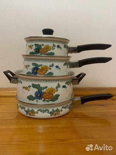 Набор эмалированных кастрюль