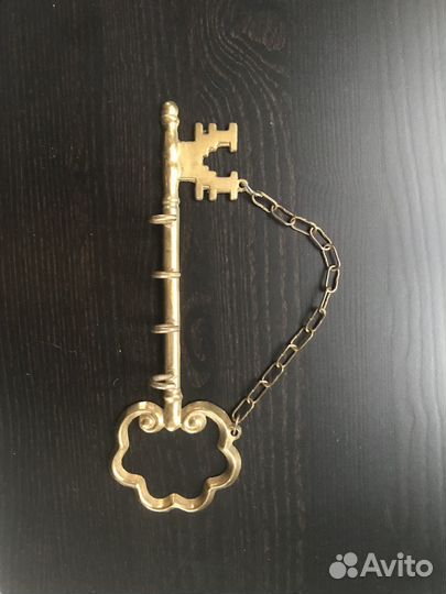 Латунная вешалка для ключей