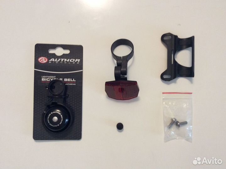 Звонок, отражатель, крепёж и клапан насоса