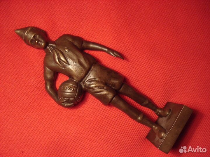 Футболист Пионер Мяч СССР Пилотка Бронза 1969г