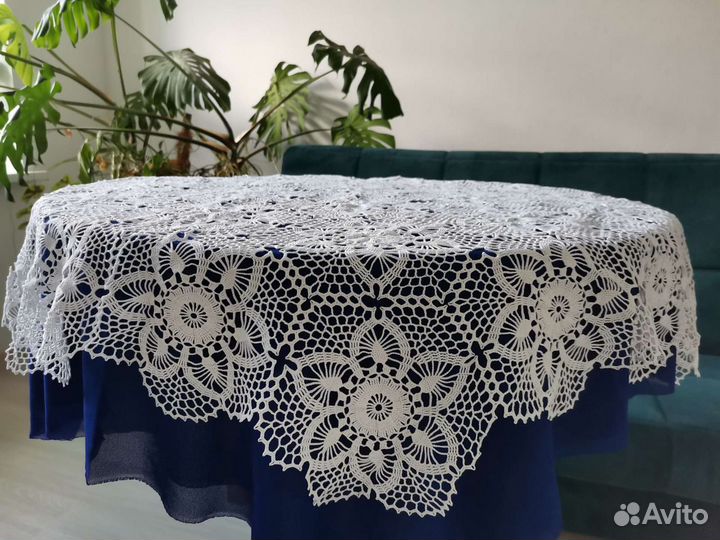 Кружевная скатерть