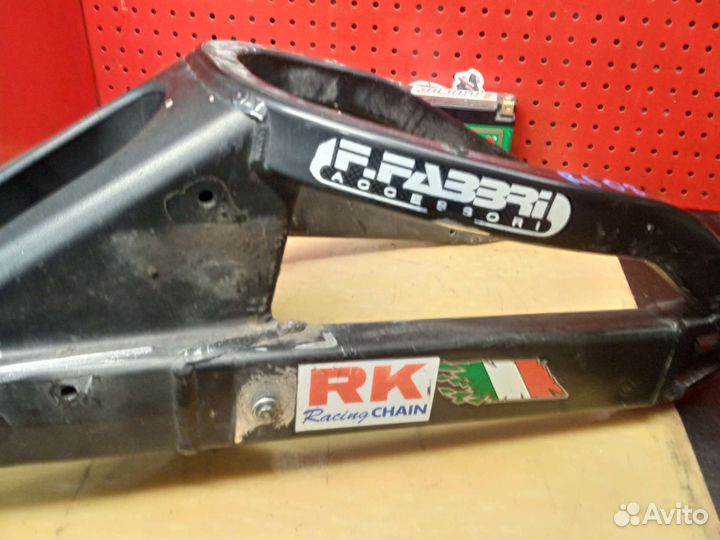 Yamaha R1 2002-2003. Маятник