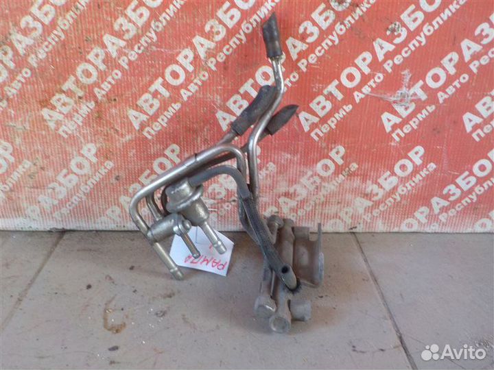 Топливная рампа левая Subaru Forester S12 SH EJ25