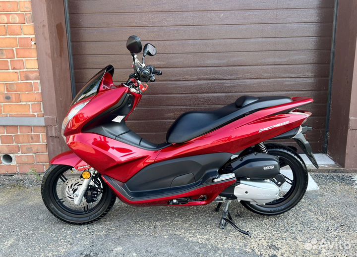 Скутер Honda PCX 150