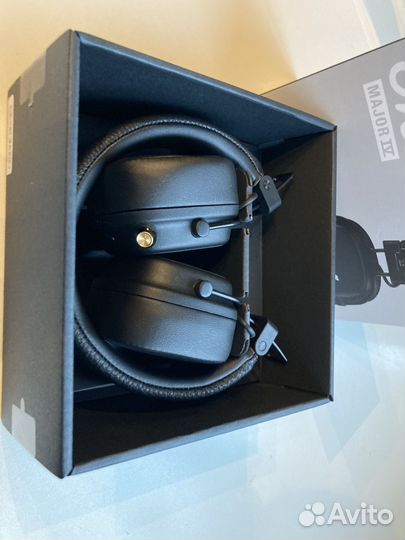 Беспроводные наушники Marshall Major IV