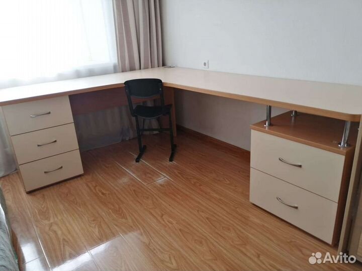 Угловой письменный, школьный, компьютерный стол