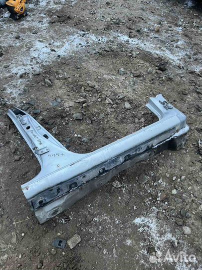 Порог правый Toyota Fielder