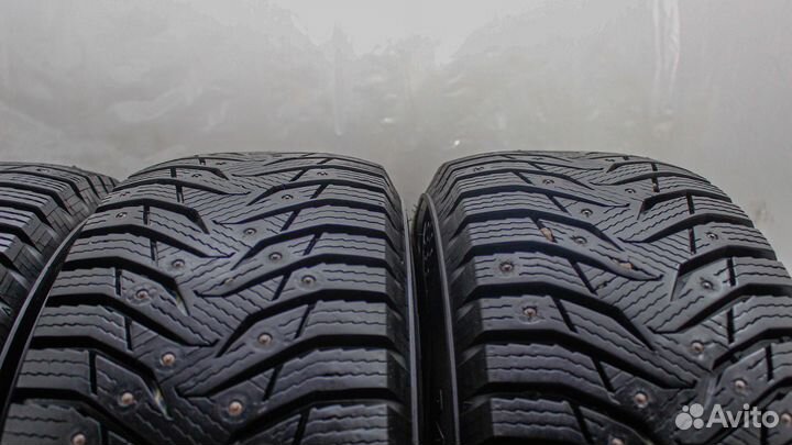 Kumho WinterCraft Ice WI31 215/65 R16 98T