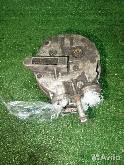 Компрессор кондиционера Опель Вектра В 1.6