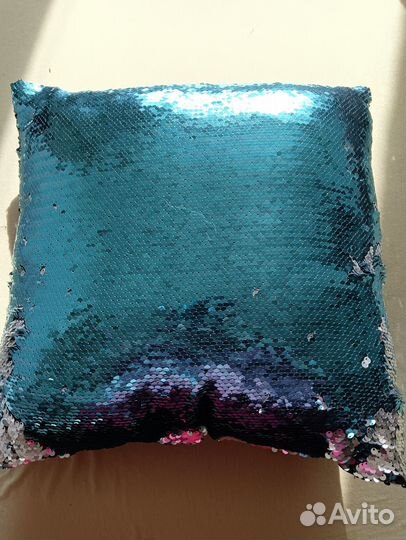 Подушка с пайетками