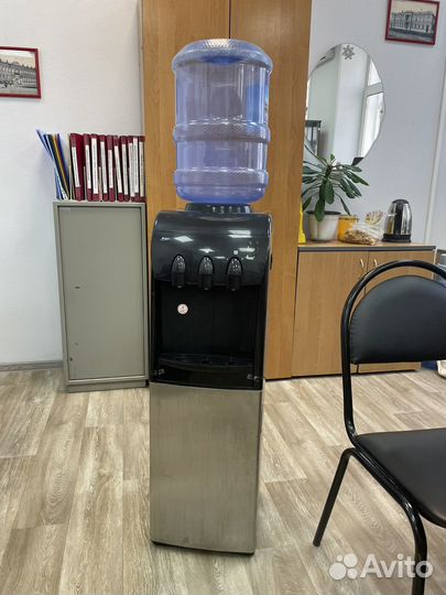 Куллер для воды + холодильник