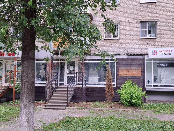 Торговое помещение на красной линии