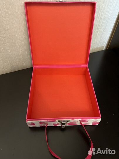 Подарочные коробки/шкатулки