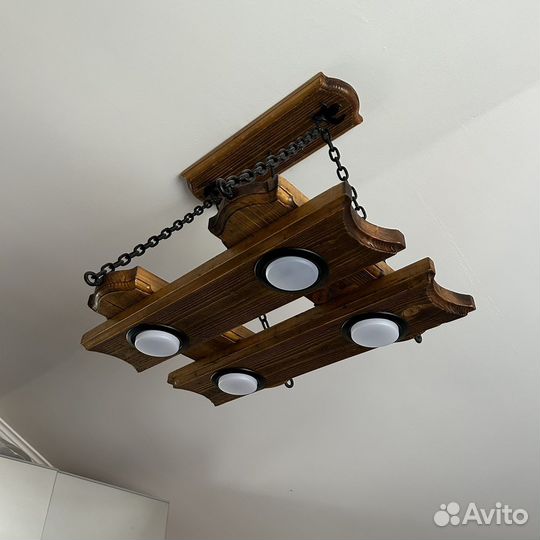 Люстра потолочная деревянная